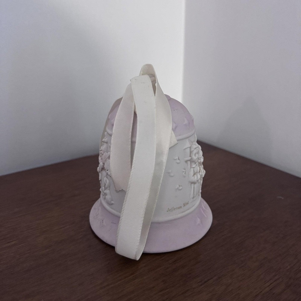 Vtg Jefferson Mint Christmas Bell Limited Edition 1990 Caroler‎ - Picture 4 of 10